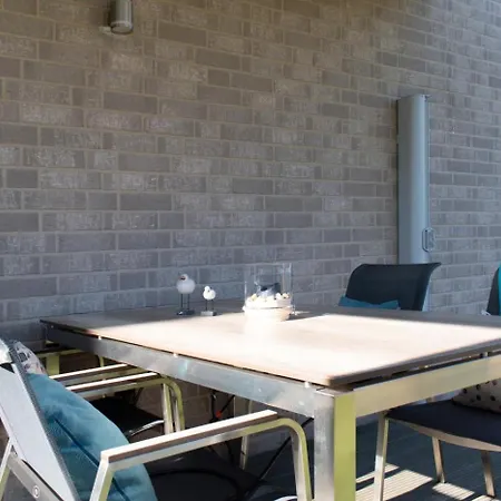 Appartamento Sea Breeze Bietet Platz Fuer Bis Zu 6 Personen In Zentraler Lage Von *