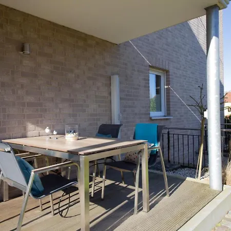 Sea Breeze Bietet Platz Fuer Bis Zu 6 Personen In Zentraler Lage Von Apartmán