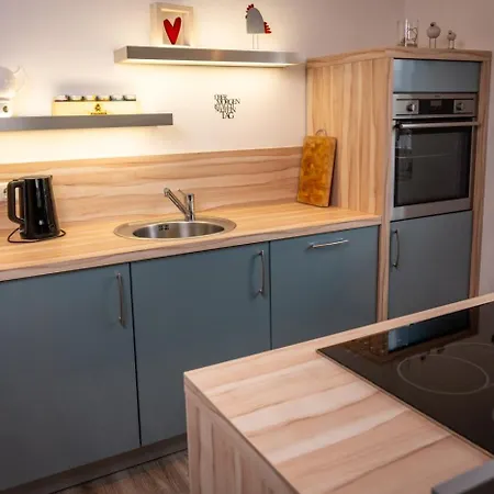 Sea Breeze Bietet Platz Fuer Bis Zu 6 Personen In Zentraler Lage Von *